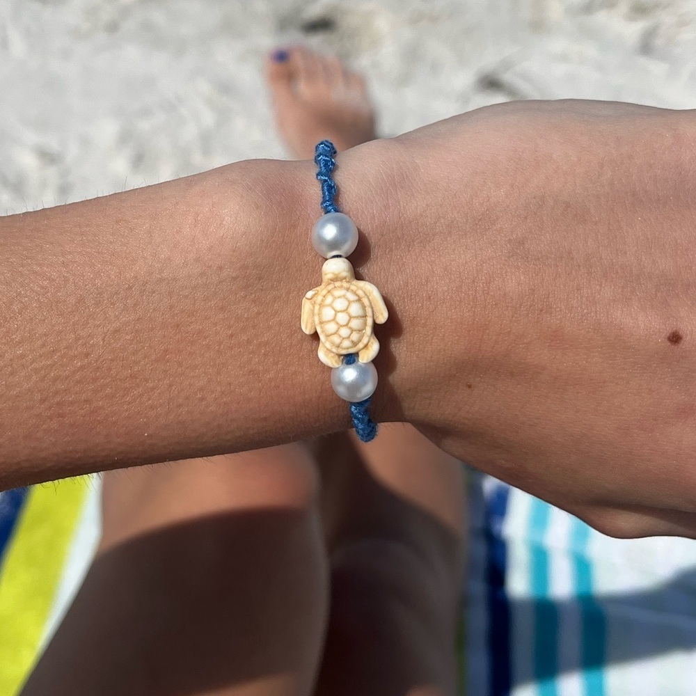 Handmade blue sea turtle pearl bracelet - Picture 2 of 7